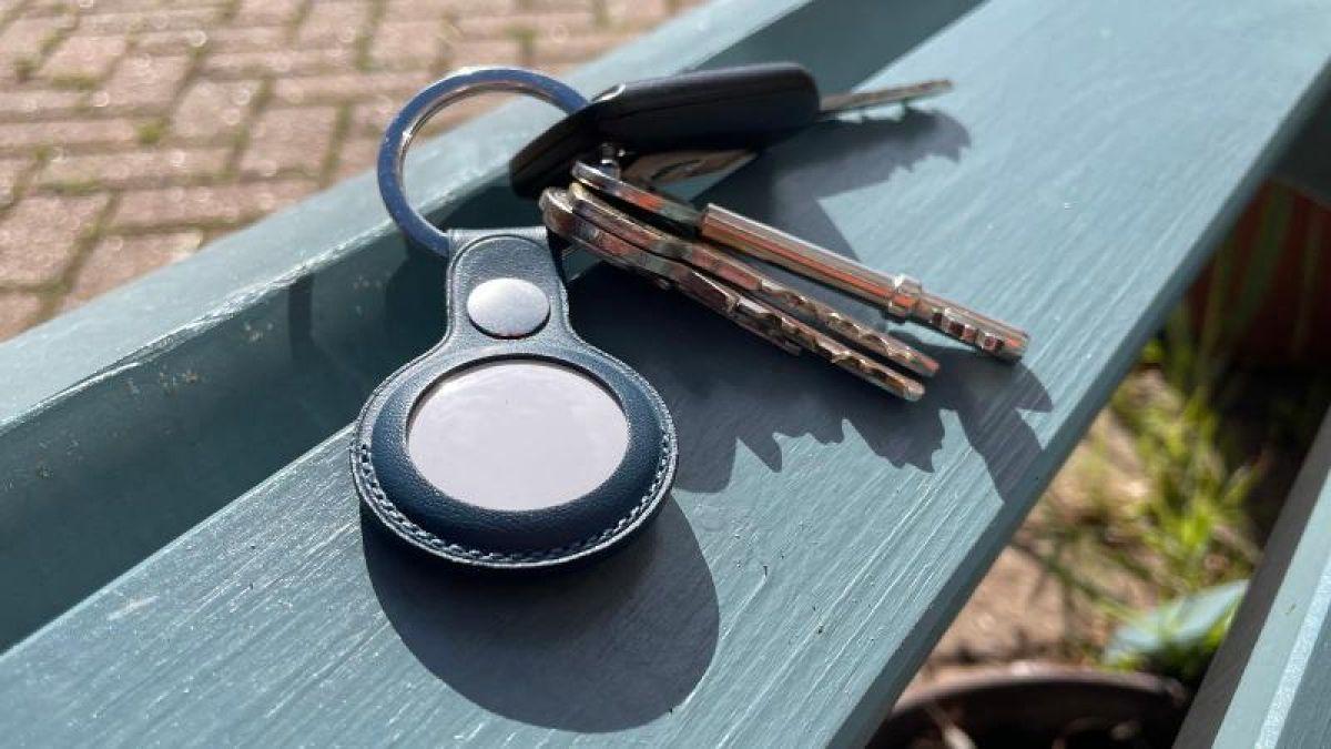 AirTag keyring