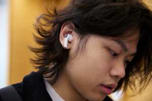 The brand-new AirPods Pro 3 already have their first discount at Amazon