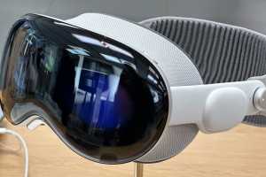 Podcast: Should you buy the Apple Vision Pro?