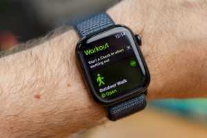 The Apple Watch Series 10 drops to its best price ahead of Black Friday