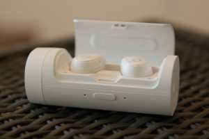 Phiaton Bolt BT 700 review: Great batteries and disappointing design