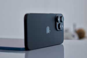 Hey Apple, scrap the foldable iPhone and iPad before it&rsquo;s too late