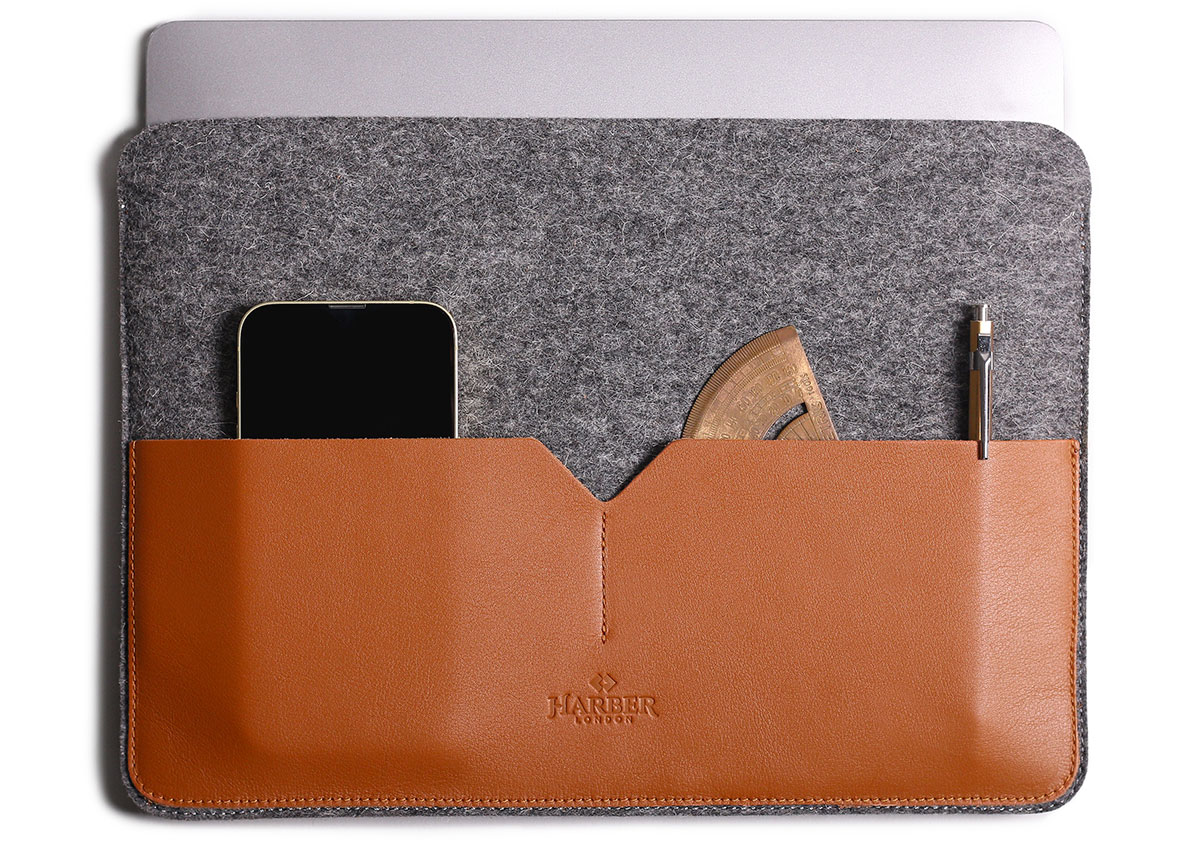 Harber London Classic Leather MacBook Sleeve &ndash; Storage options