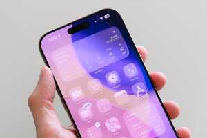 Can't read notifications in iOS 26? Here's how to reduce the Liquid Glass effect