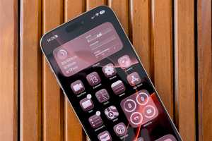 Apple updates three icons with Liquid Glass to prove it still matters