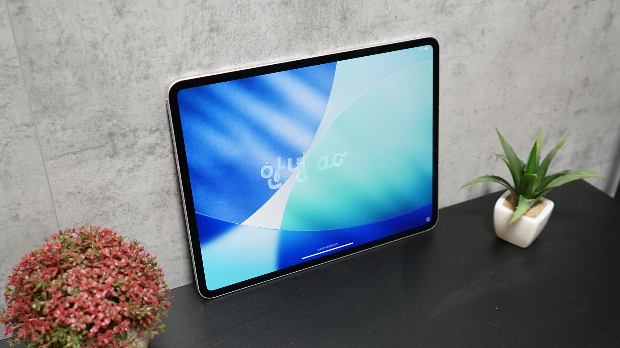 13-inch iPad Pro (M5, 2025): Best iPad laptop replacement