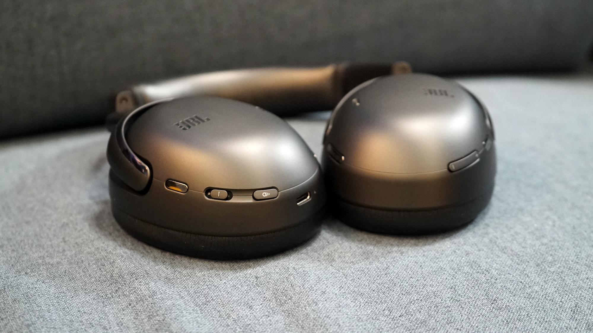 JBL Tour One M3 Smart TX - Auracast headphones