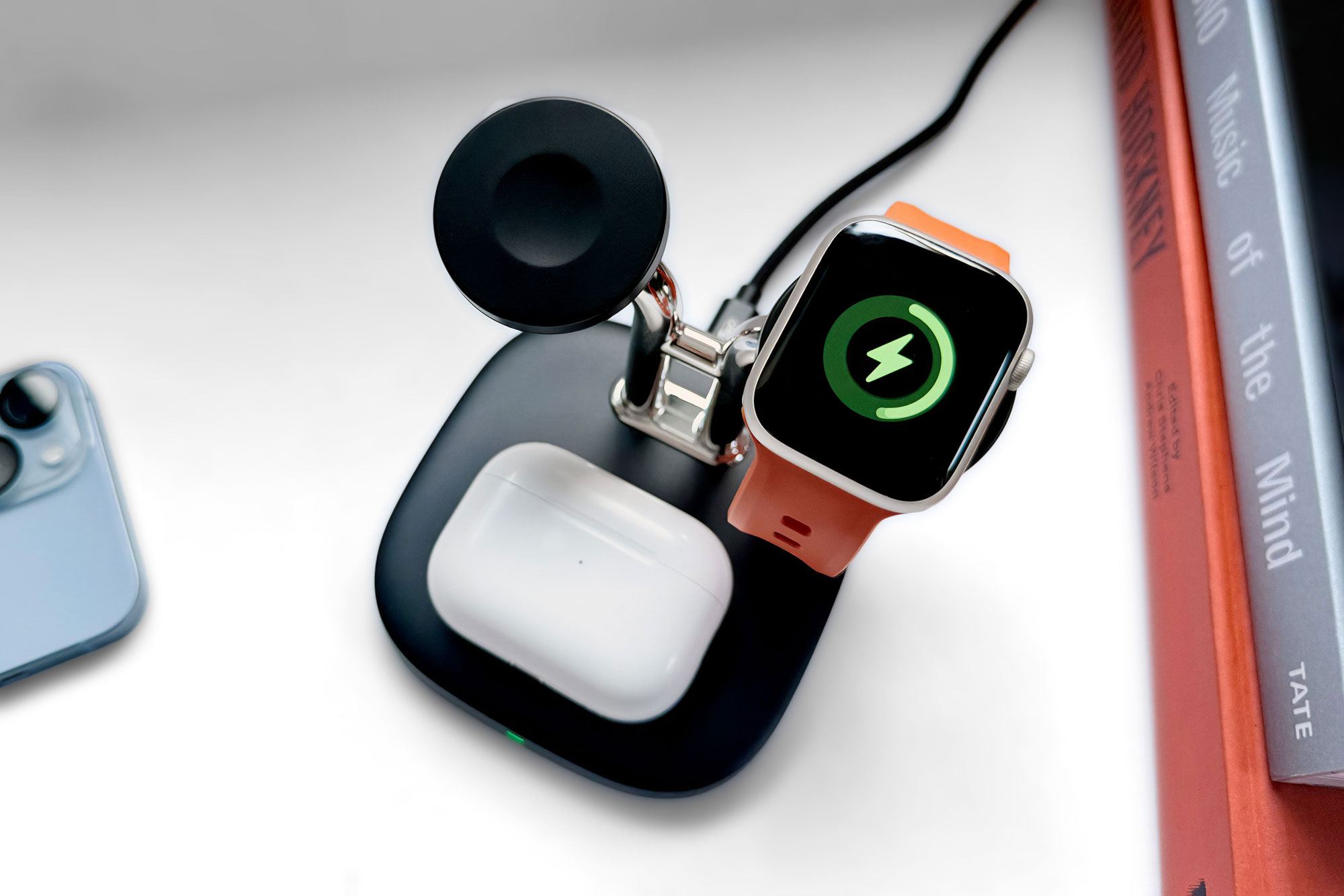SwanScout Dual Watch Wireless Charger &ndash; Dual Apple Watch charging stand